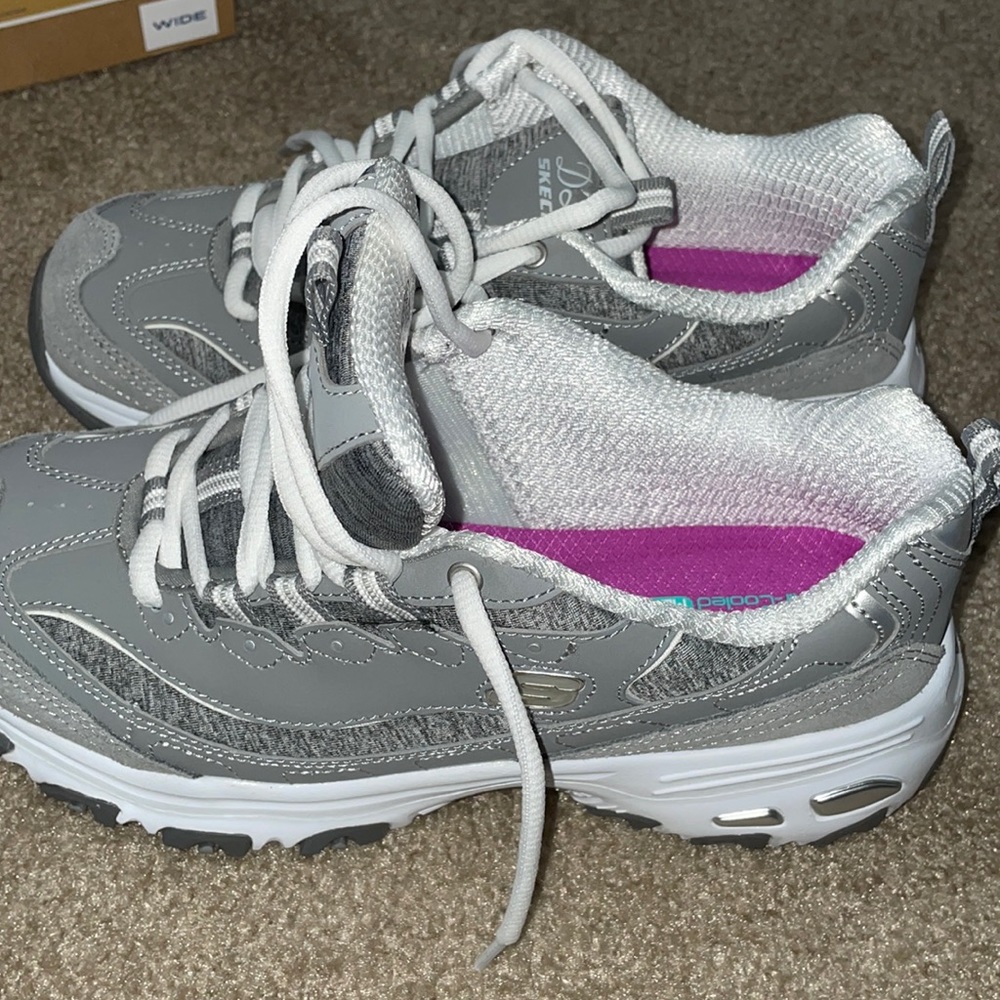 Sketchers wide fit womens 7.5